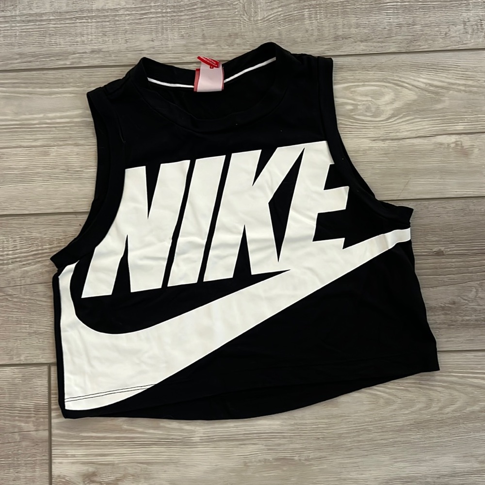 Nike cropped workout top